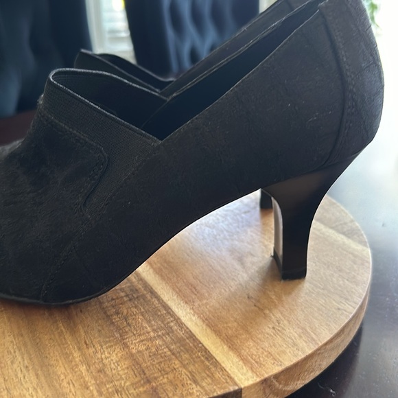 Liz Claiborne shoes - Picture 5 of 11